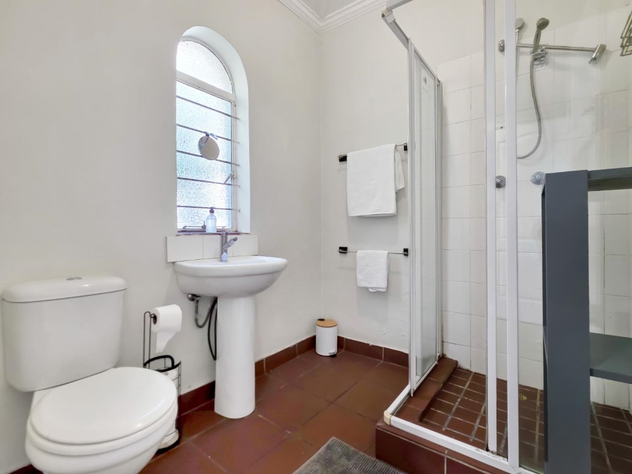 6 Bedroom Property for Sale in Green Point Western Cape